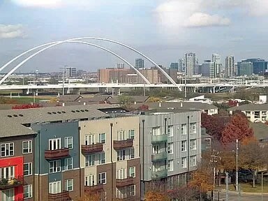 329 E Colorado Blvd # 404 photo 3