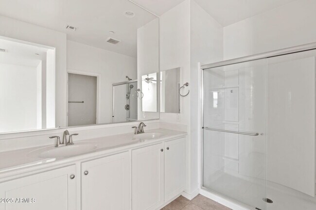 21451 W PALM Lane photo 4