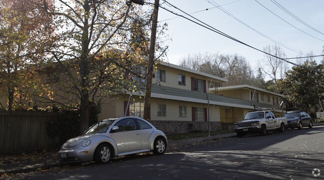 Brook Garden Apartments photo 4