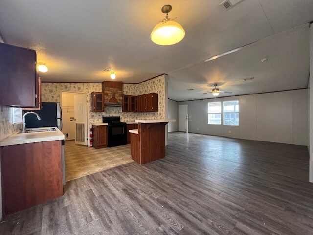 56 Willowbrook Ct Martindale, TX 78655 photo 2