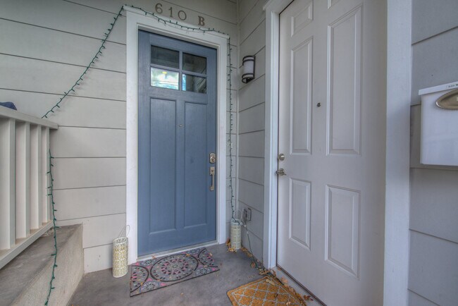 610 West Dr Austin, TX 78705 photo 3
