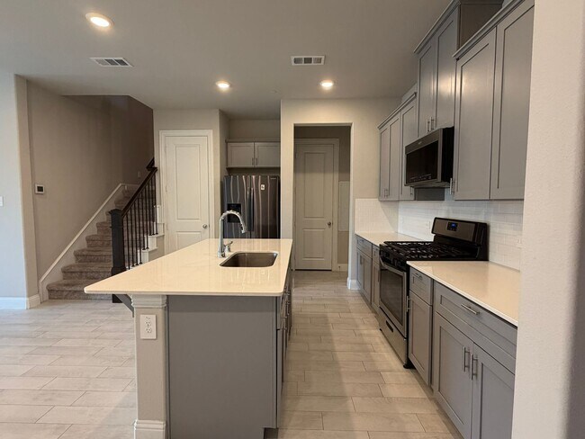 624 Hutchinson Ln Lewisville, TX 75077 photo 5
