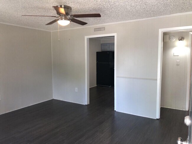 1603 Voirin Road, Irving, TX 75061 photo 2