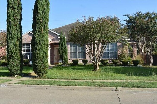 733 Dandelion Dr Mesquite, TX 75149 photo 3