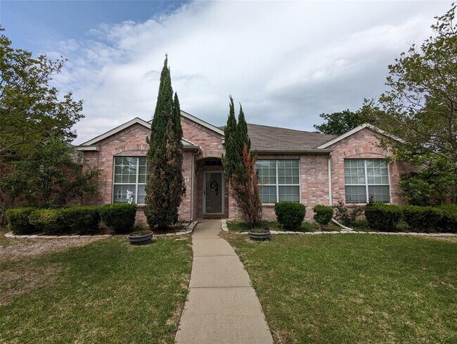 733 Dandelion Dr Mesquite, TX 75149 photo 2