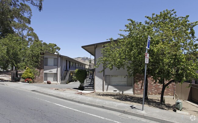 Two Story Home In Vallejo, Ca Near The Fairgrounds... photo 3