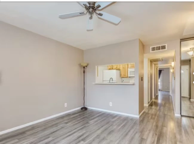 14203 N 19th Ave Phoenix, AZ 85023 photo 2
