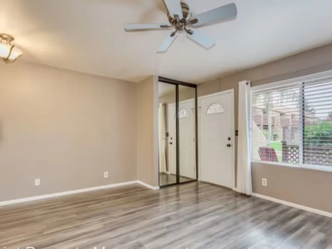 14203 N 19th Ave Phoenix, AZ 85023 photo 4