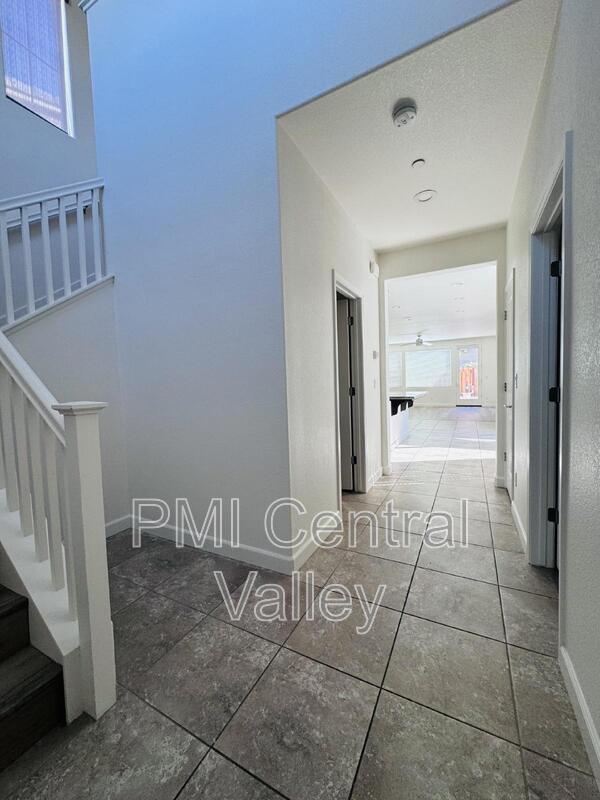 464 E Solare Ave photo 5