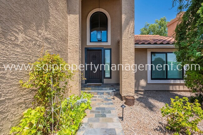 5544 E Paradise Ln Scottsdale, AZ 85254 photo 4