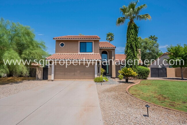 5544 E Paradise Ln Scottsdale, AZ 85254 photo 2