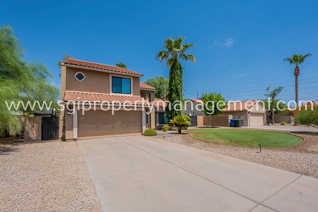 5544 E Paradise Ln Scottsdale, AZ 85254