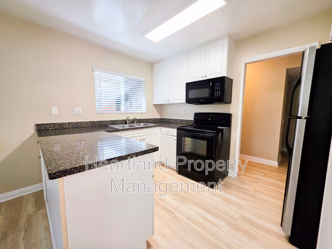 17119 W Bernardo Dr San Diego, CA 92127 photo 2