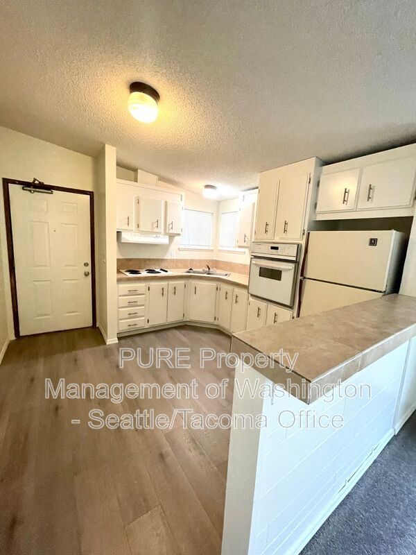 907 SW Holden St Seattle, WA 98106 photo 4