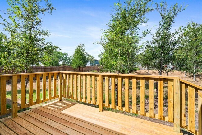 265 Hershal Lane, Cedar Creek, TX 78612 photo 2