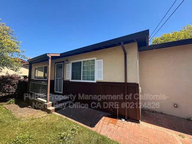 139 Wilson St Petaluma, CA 94952 photo 2