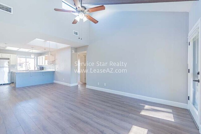11666 N 28th Dr Phoenix, AZ 85029 photo 2