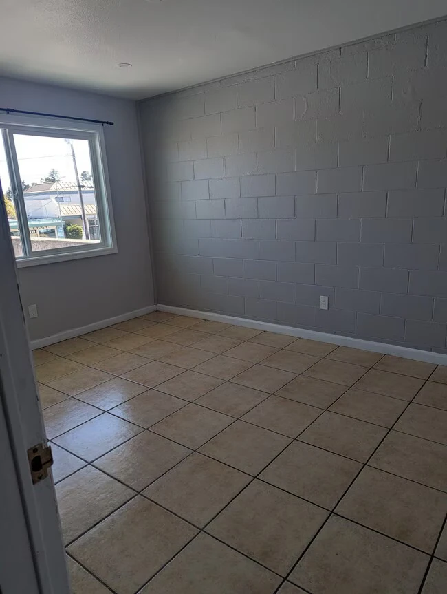 918 N Branciforte Ave Santa Cruz, CA 95062 photo 4