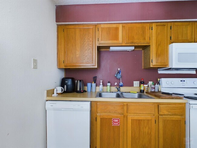 3115 Helms St Austin, TX 78705 photo 4