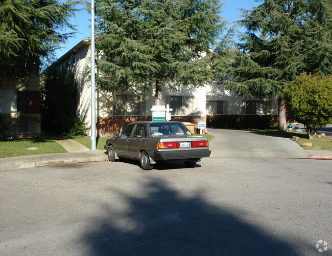 4318 Collins Court, Mountain View, CA 94040 photo 3