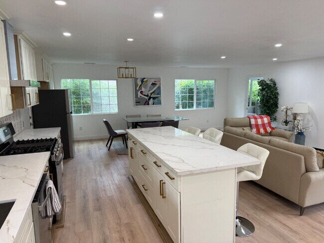 2660 Ross Pl Walnut Creek, CA 94597 photo 2