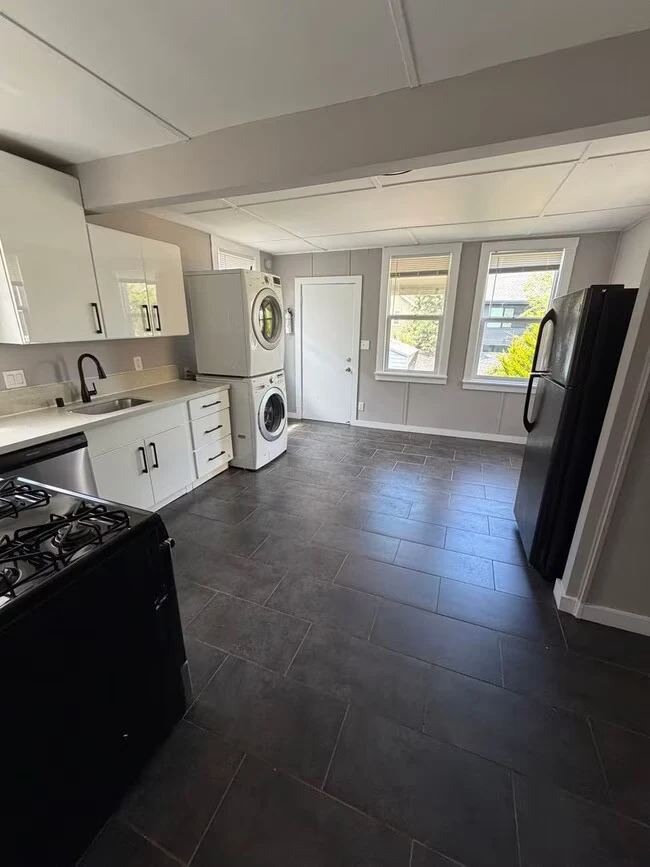 3259-3261 Louise St Oakland, CA 94608 photo 2