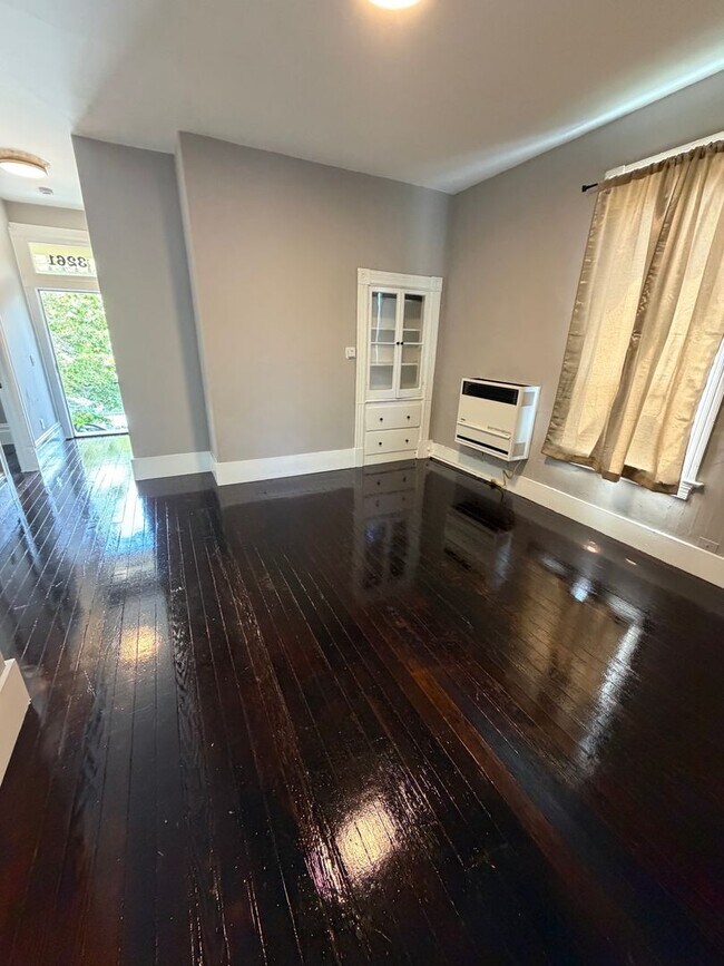3259-3261 Louise St Oakland, CA 94608 photo 5