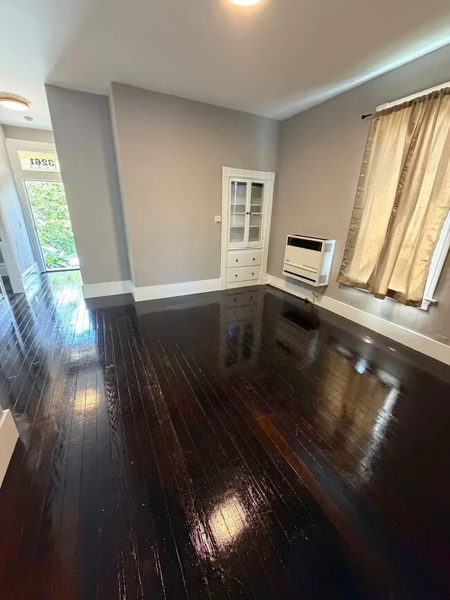 3259-3261 Louise St Oakland, CA 94608 photo 5