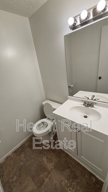 5705 Cougar Dr Austin, TX 78745 photo 5