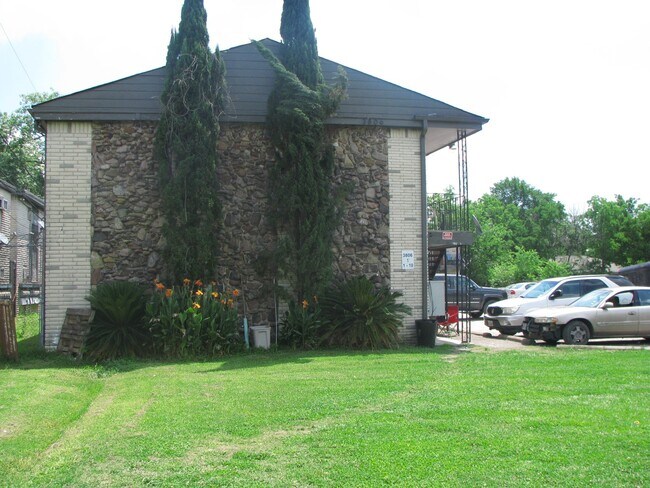 3812 Wipprecht St Houston, TX 77026 photo 3