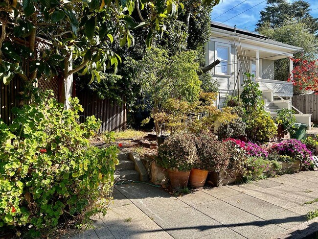 2609 Mcgee Avenue, Berkeley, CA 94703 photo 2