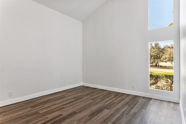3210 Coronado Street, Irving, TX 75062 photo 5