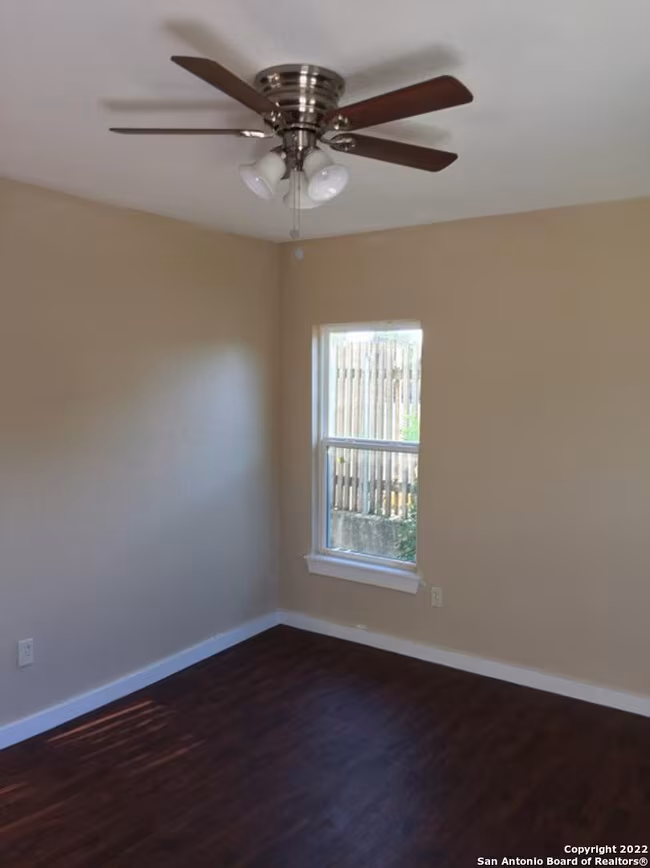 710 Poinsettia St San Antonio, TX 78202 photo 5