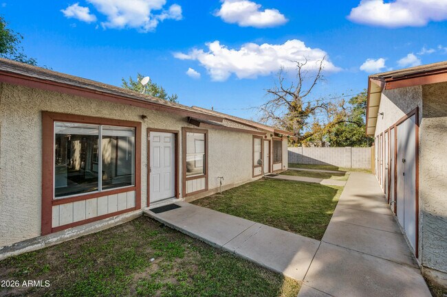 520 W Clark St Mesa, AZ 85201 photo 4