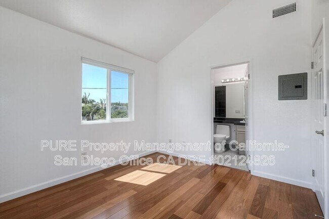 283 Date Ave Imperial Beach, CA 91932 photo 4