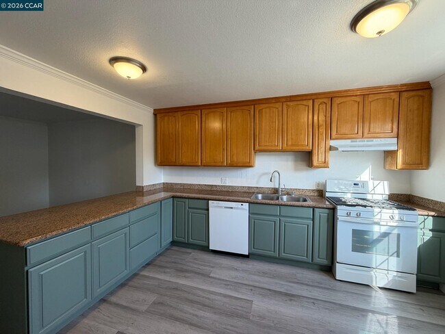 162 Calhoun St Vallejo, CA 94590 photo 5