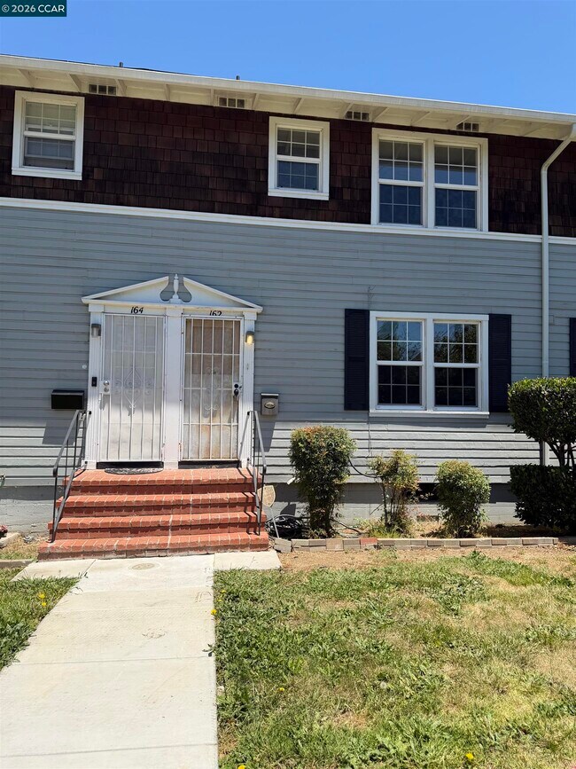 162 Calhoun St Vallejo, CA 94590 photo 2