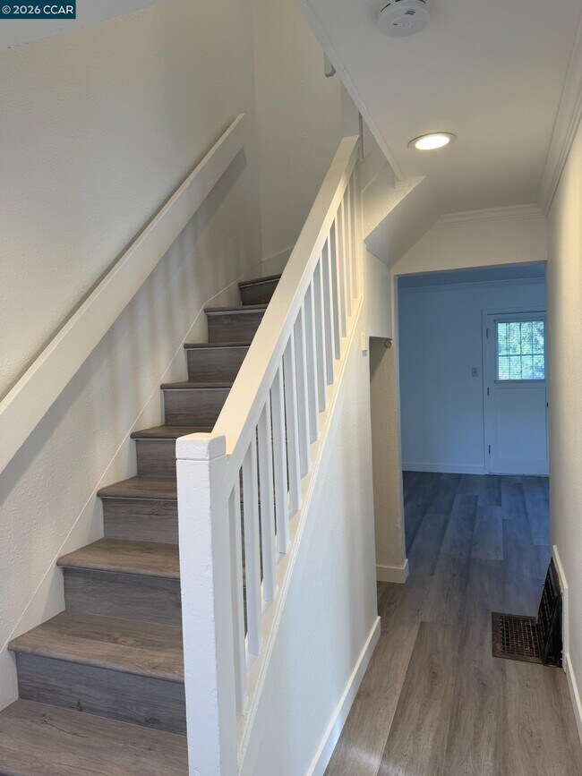 162 Calhoun St Vallejo, CA 94590 photo 4