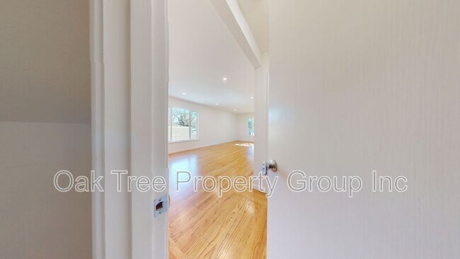 2057 Central Avenue, Alameda, CA 94501 photo 5
