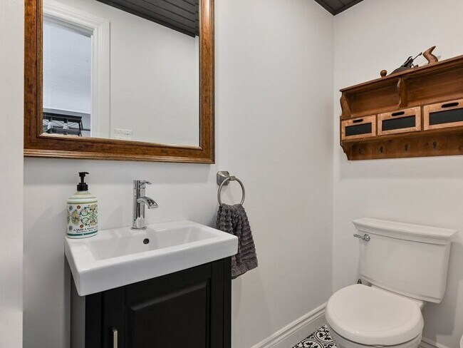 66 Brees Blvd San Antonio, TX 78209 photo 4