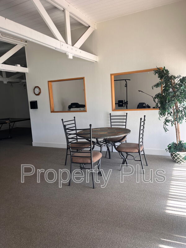 7550 N 12th St Phoenix, AZ 85020 photo 2