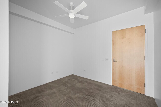 7137 E Rancho Vista Dr Scottsdale, AZ 85251 photo 4