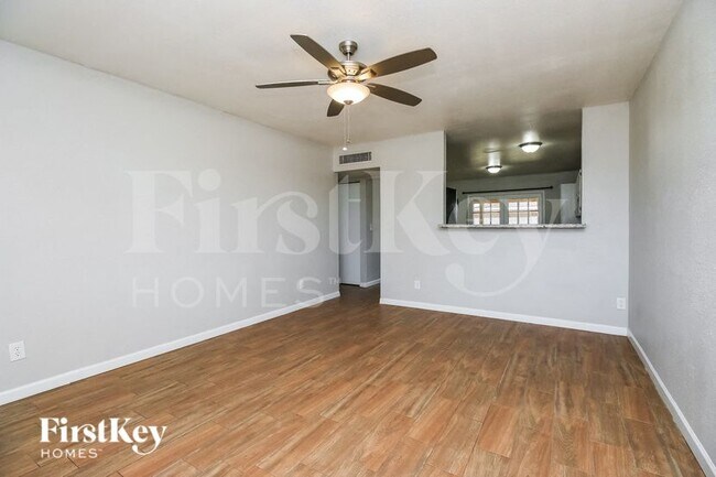 15035 N 28th Ave Phoenix, AZ 85053 photo 4