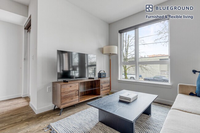 5555 14th Ave NW Seattle, WA 98107 photo 2