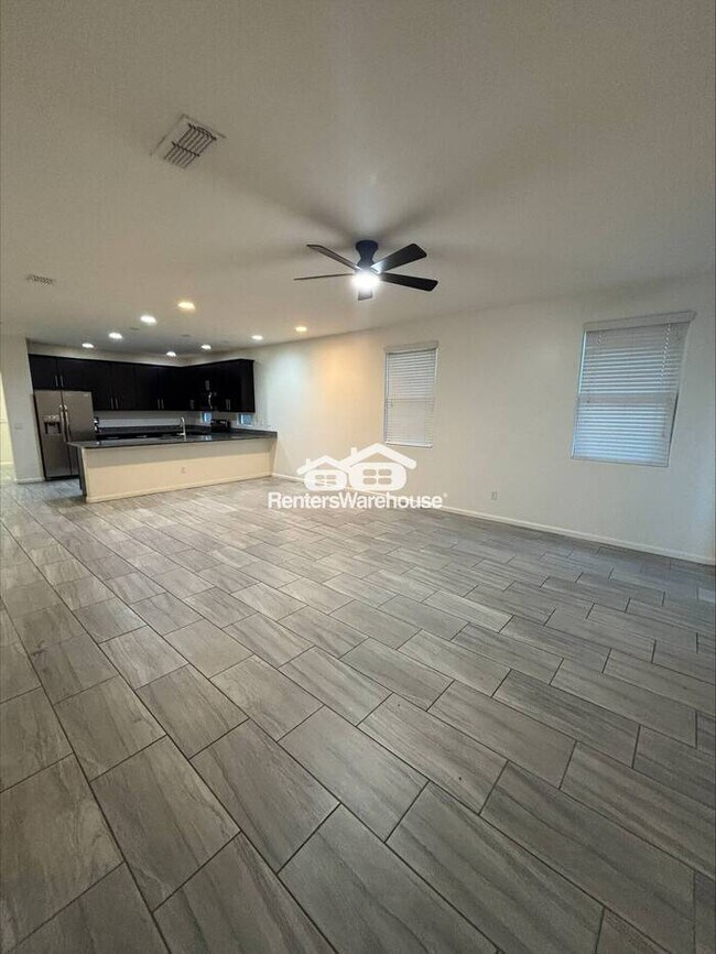 7643 W Fetlock Trail Peoria, AZ 85383 photo 4