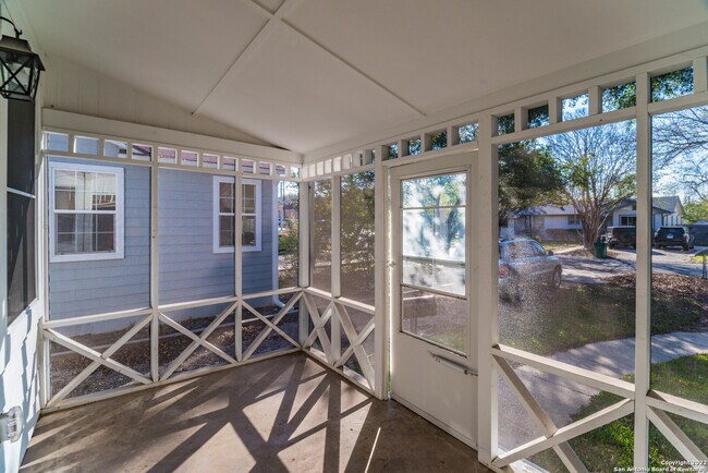 351 Redwood St San Antonio, TX 78209 photo 4
