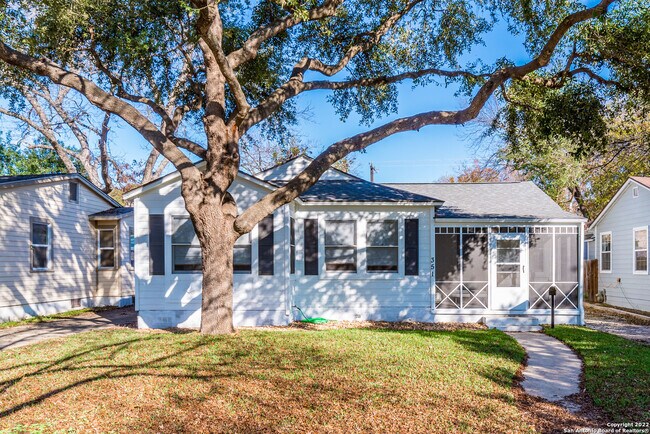 351 Redwood St San Antonio, TX 78209 photo 2
