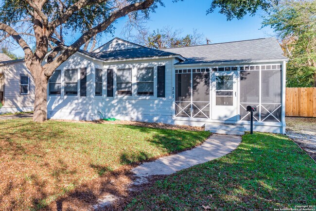 351 Redwood St San Antonio, TX 78209 photo 3