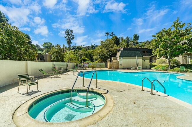 5228 Caminito Solitario San Diego, CA 92108 photo 3