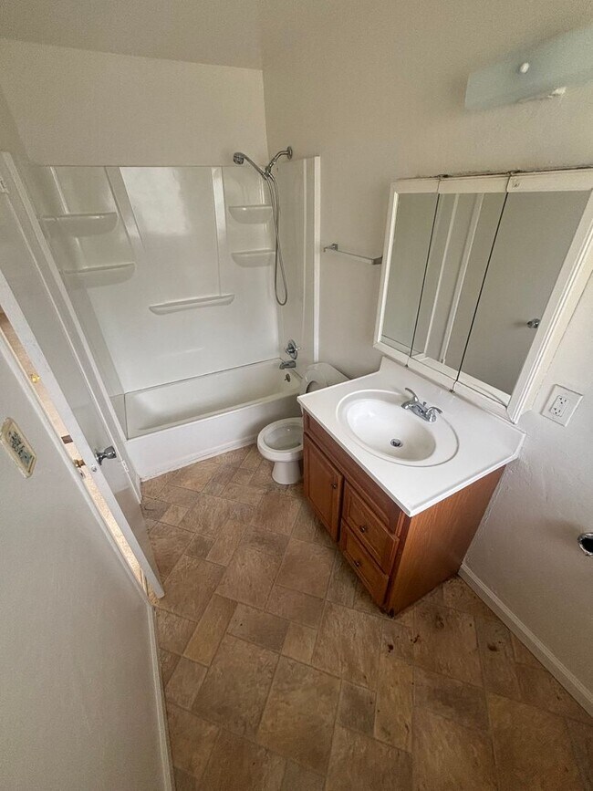 1119 Florida St Vallejo, CA 94590 photo 2